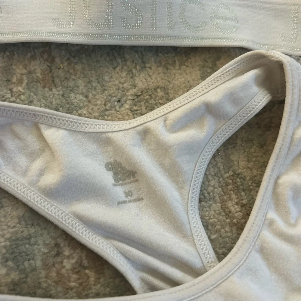 Sports Bras girls size xs/30 Justice SET OF 5 used great condition white